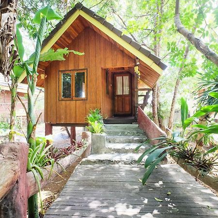 Oyo 604 Ruen Mai Horm Resort Транг Екстериор снимка
