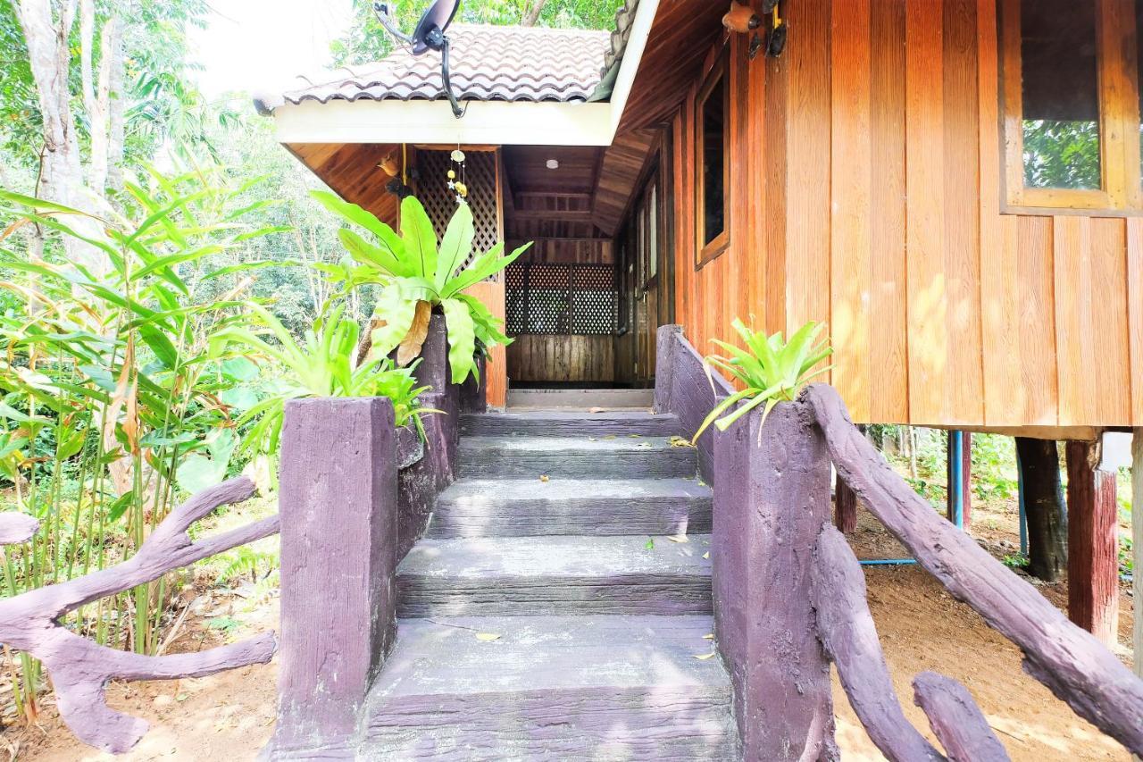 Oyo 604 Ruen Mai Horm Resort Транг Екстериор снимка
